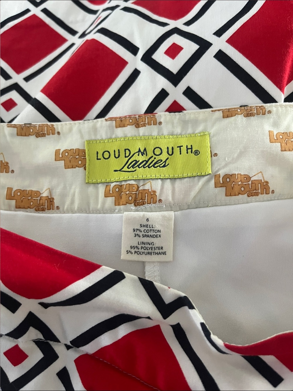 Loudmouth Golf Skort in the "Danger" Pattern Red, White and Black Size 6 - Picture 5 of 7